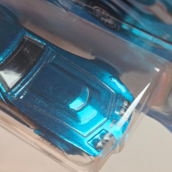 Hot Wheels Ultra Hots 1969 Copo Corvette Die-Cast - Picture 11 of 16